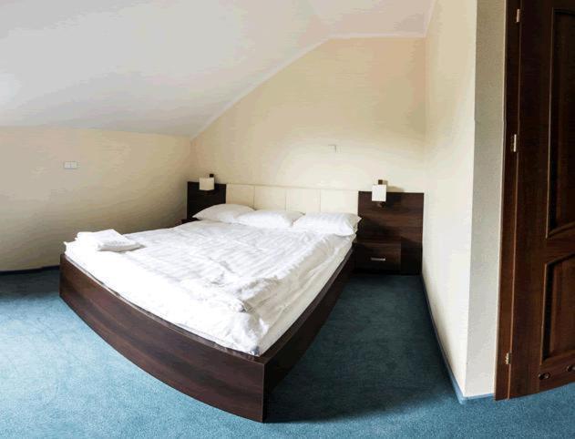 Chelosiowy Dworek Kielce Kamer foto
